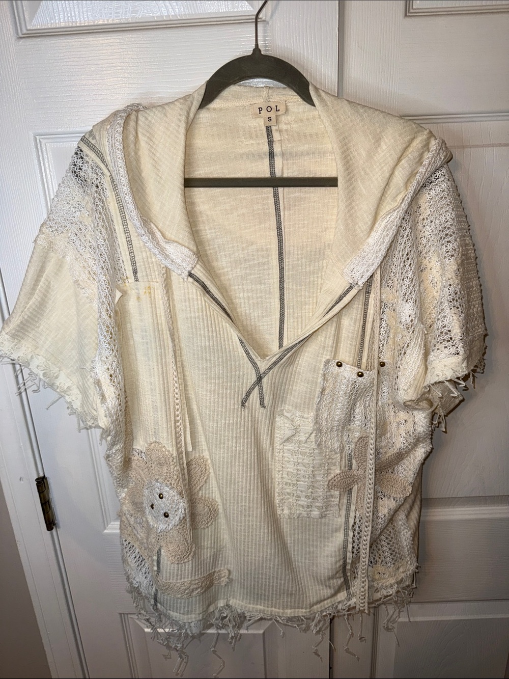 POL Cream Short-Sleeve Hooded Knit Top with Decorative Stitching